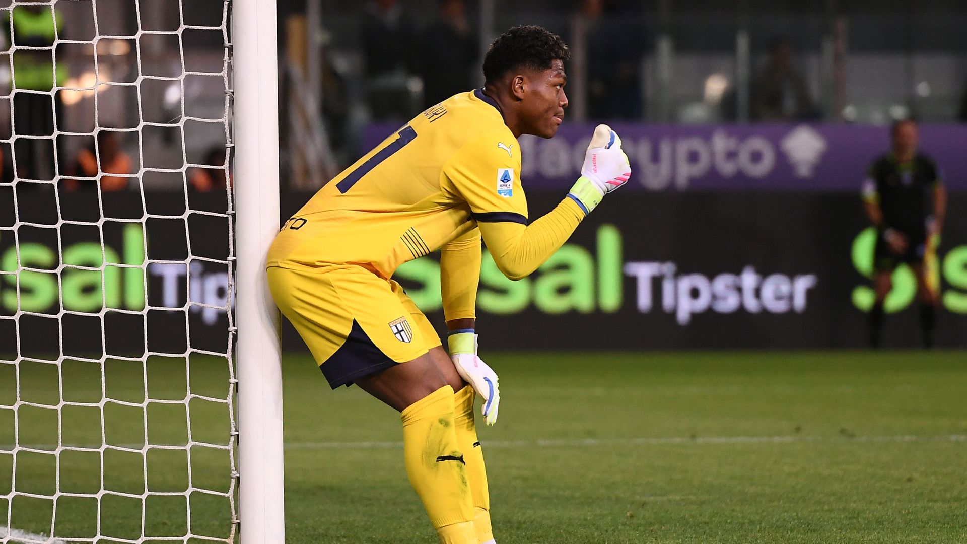 セリエA王者ナポリ、鈴木彩艶獲得へ具体的な動き…守護神メレトと競わ